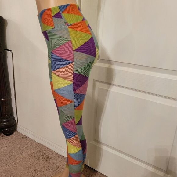 LULAROE BOLD COLORFUL BRIGHT GEOMETRIC TRIANGLE PATTERN  LEGGING - Picture 5 of 16